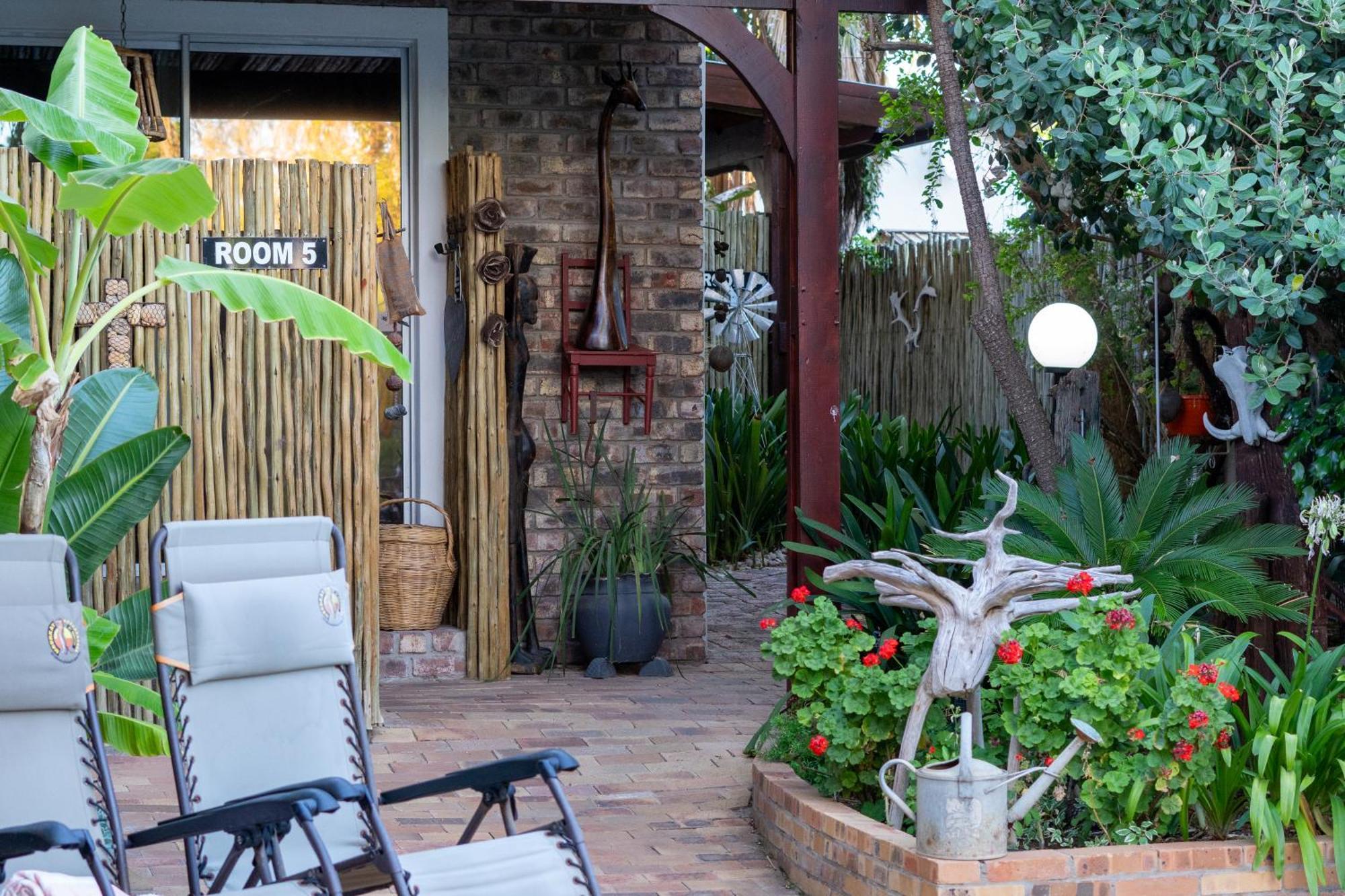 Earthbound Guest House Oudtshoorn Buitenkant foto
