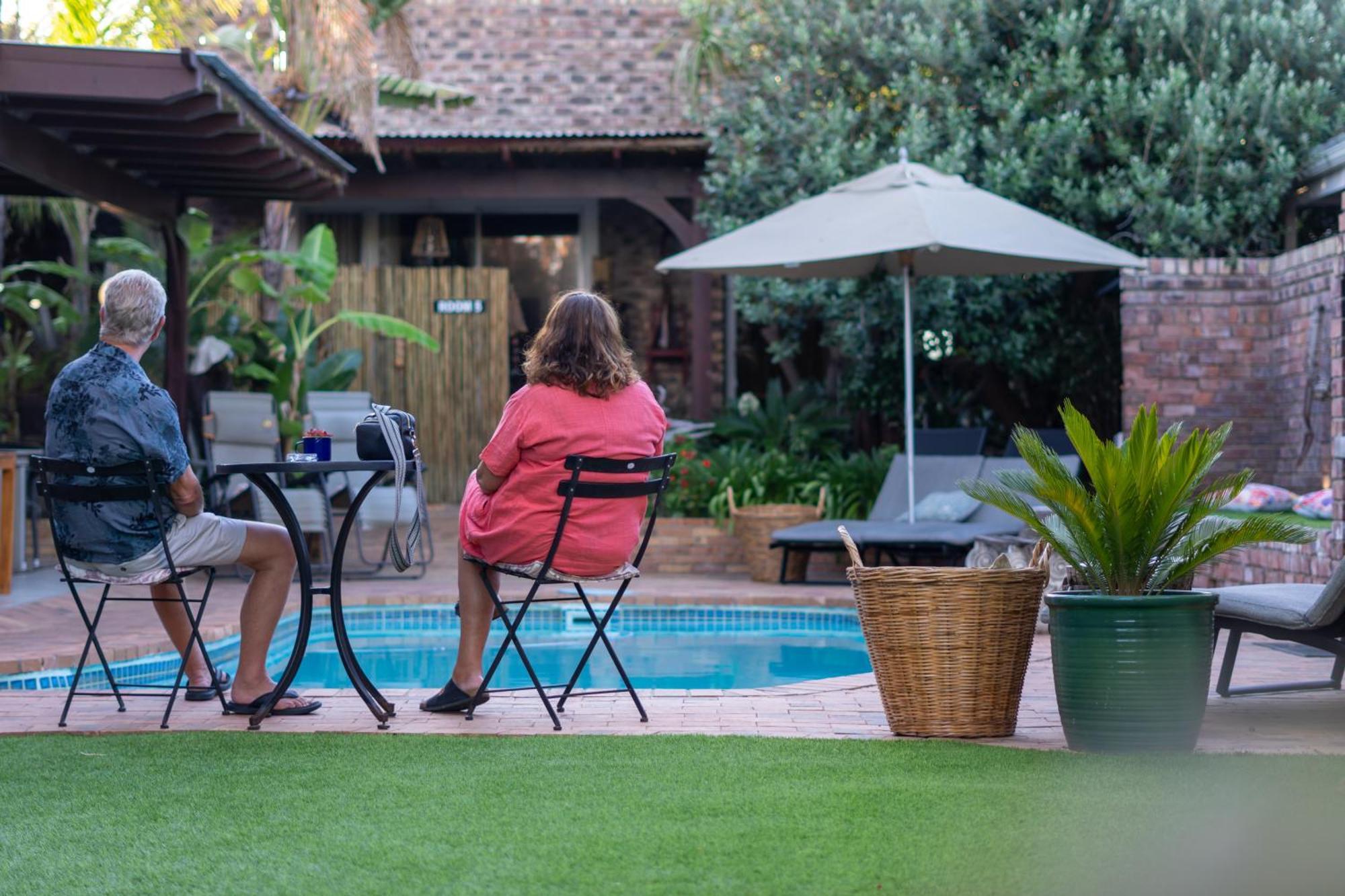 Earthbound Guest House Oudtshoorn Buitenkant foto