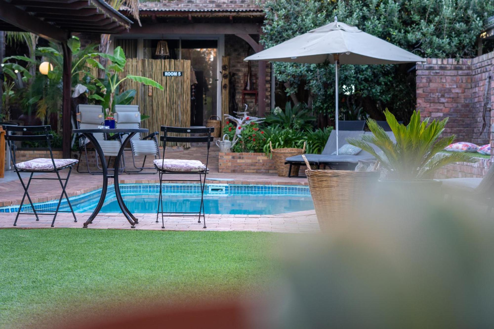 Earthbound Guest House Oudtshoorn Buitenkant foto