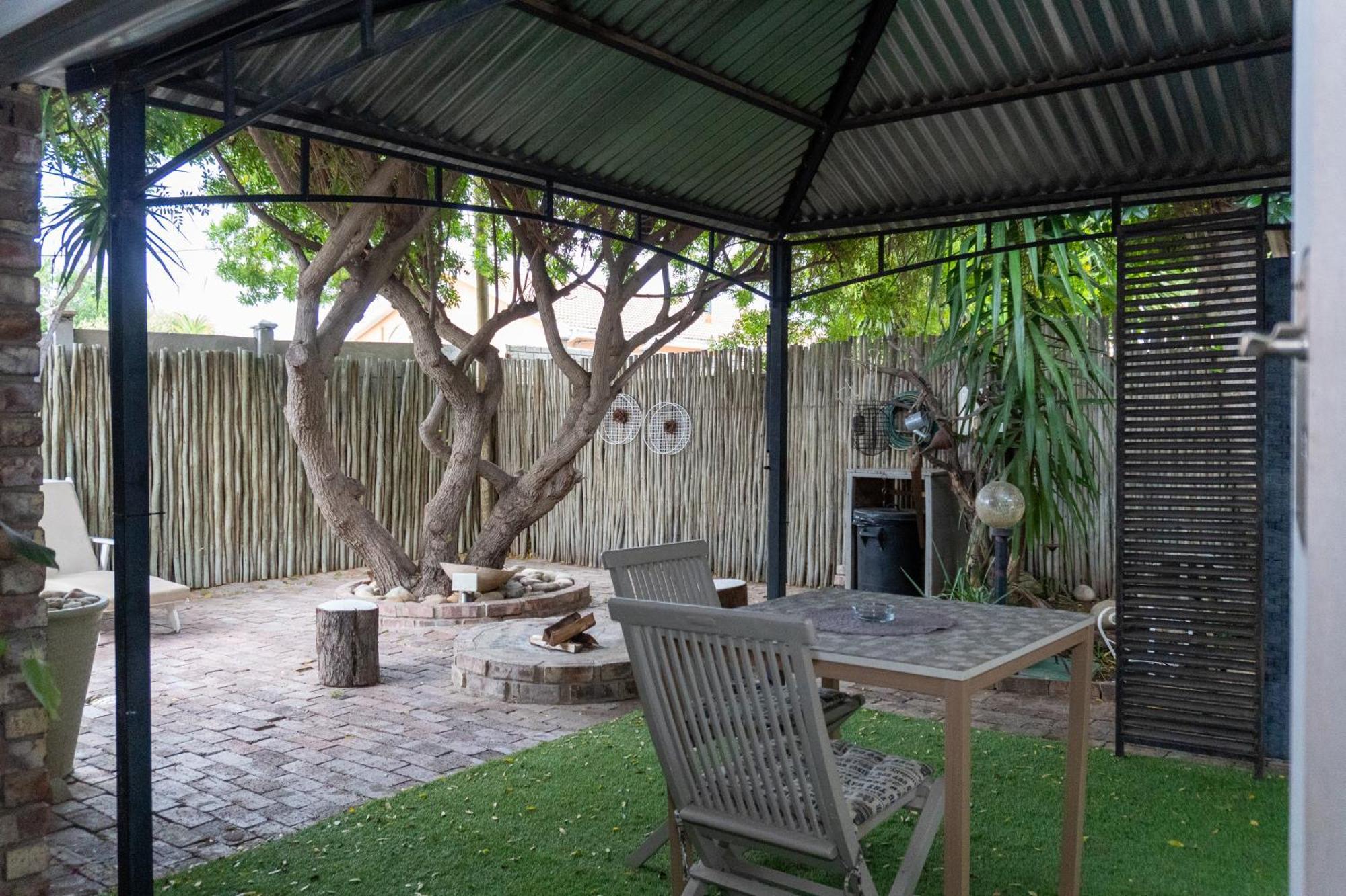 Earthbound Guest House Oudtshoorn Buitenkant foto