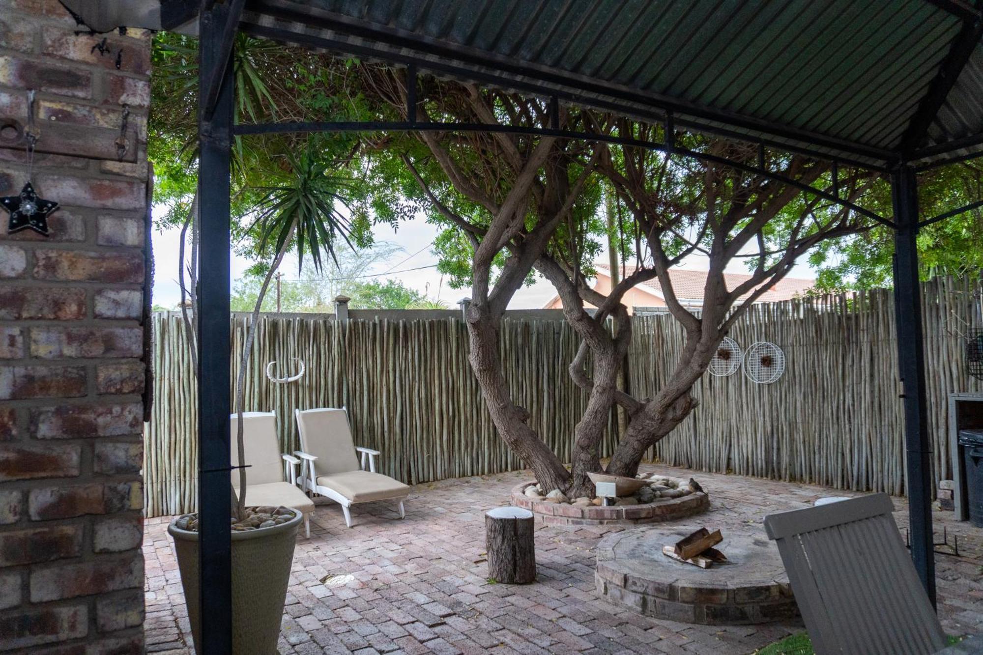 Earthbound Guest House Oudtshoorn Buitenkant foto